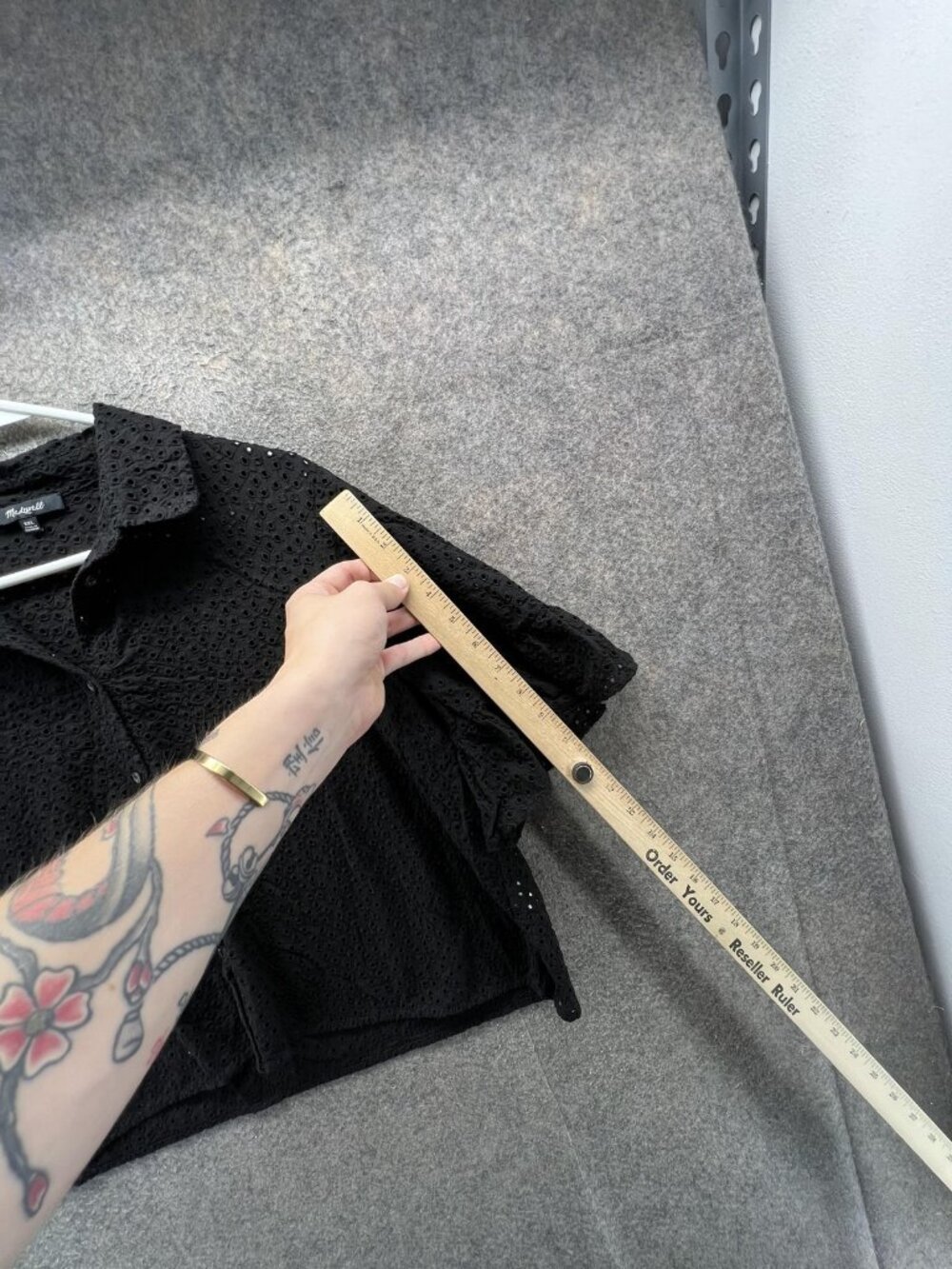 Madewell Blouse Womens XXL Black Eyelet Button Front Flutter Sleeve Cropped - Picture 6 of 10